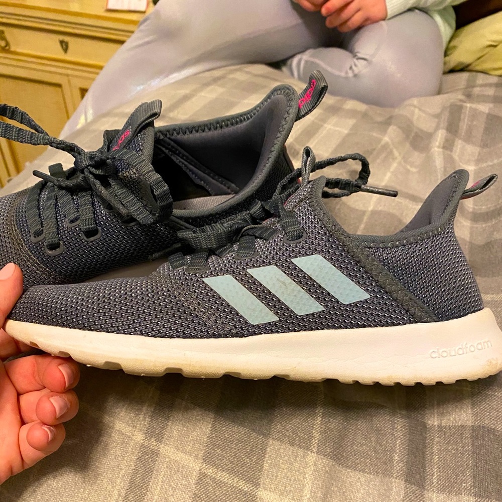 Adidas cloud foam women’s tennis shoe